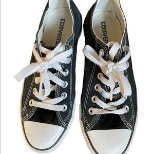 Converse Tennis Shoes